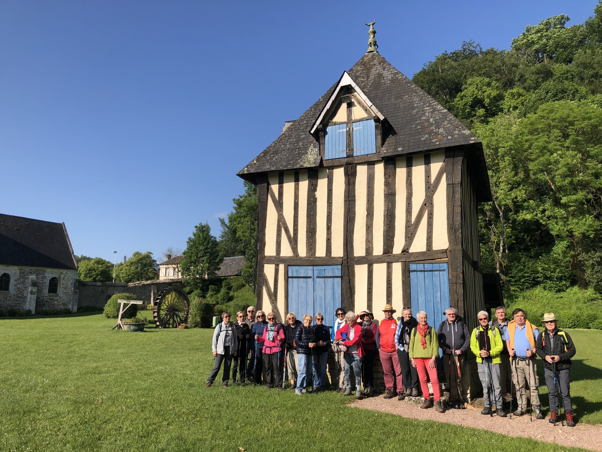 Début de cette belle journée dans le parc du prieuré de Saint Philbert sur Risle