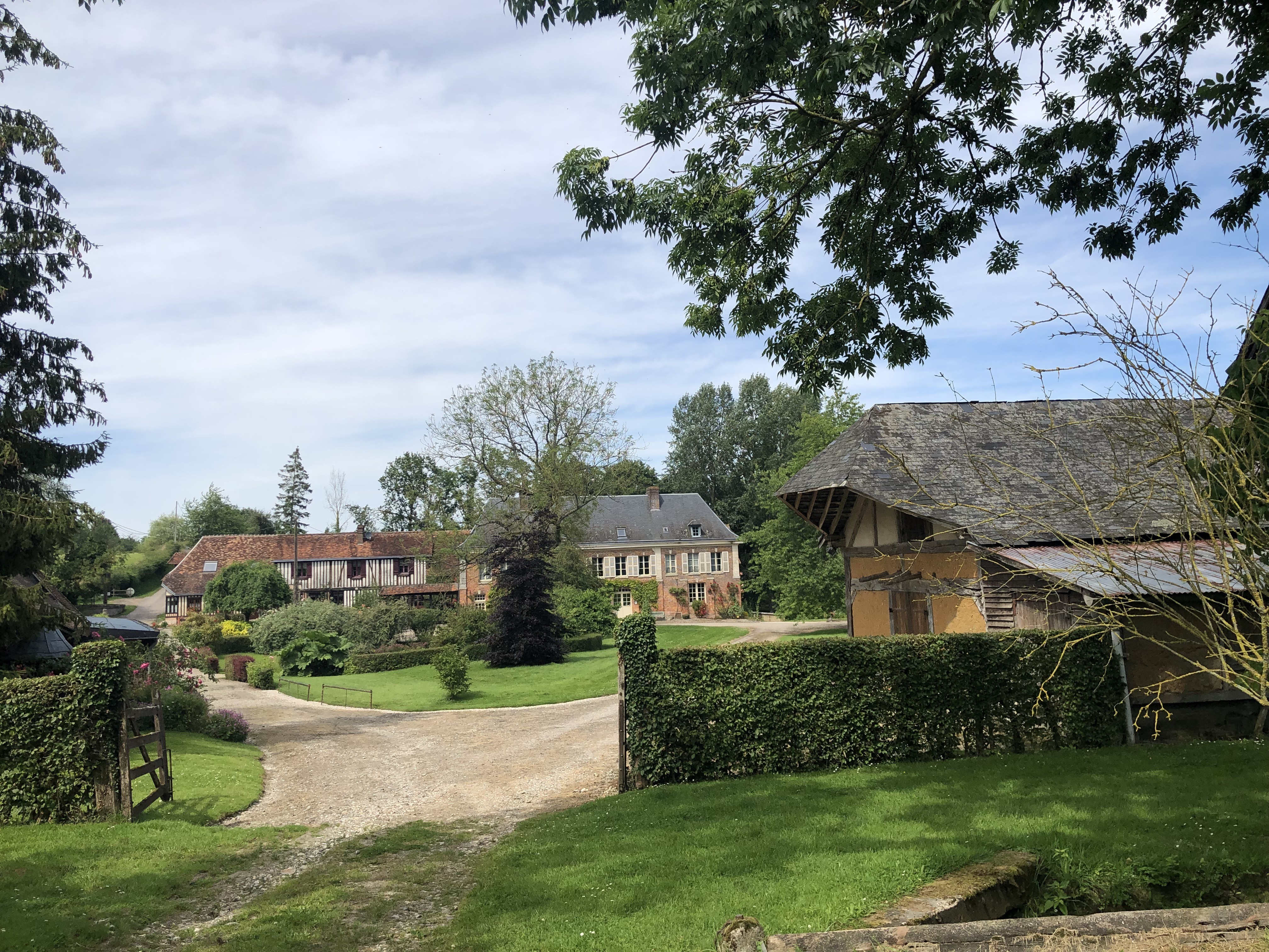 Nous traversons la ferme-musée de Bray (Conservatoire de la Mémoire Rurale)
