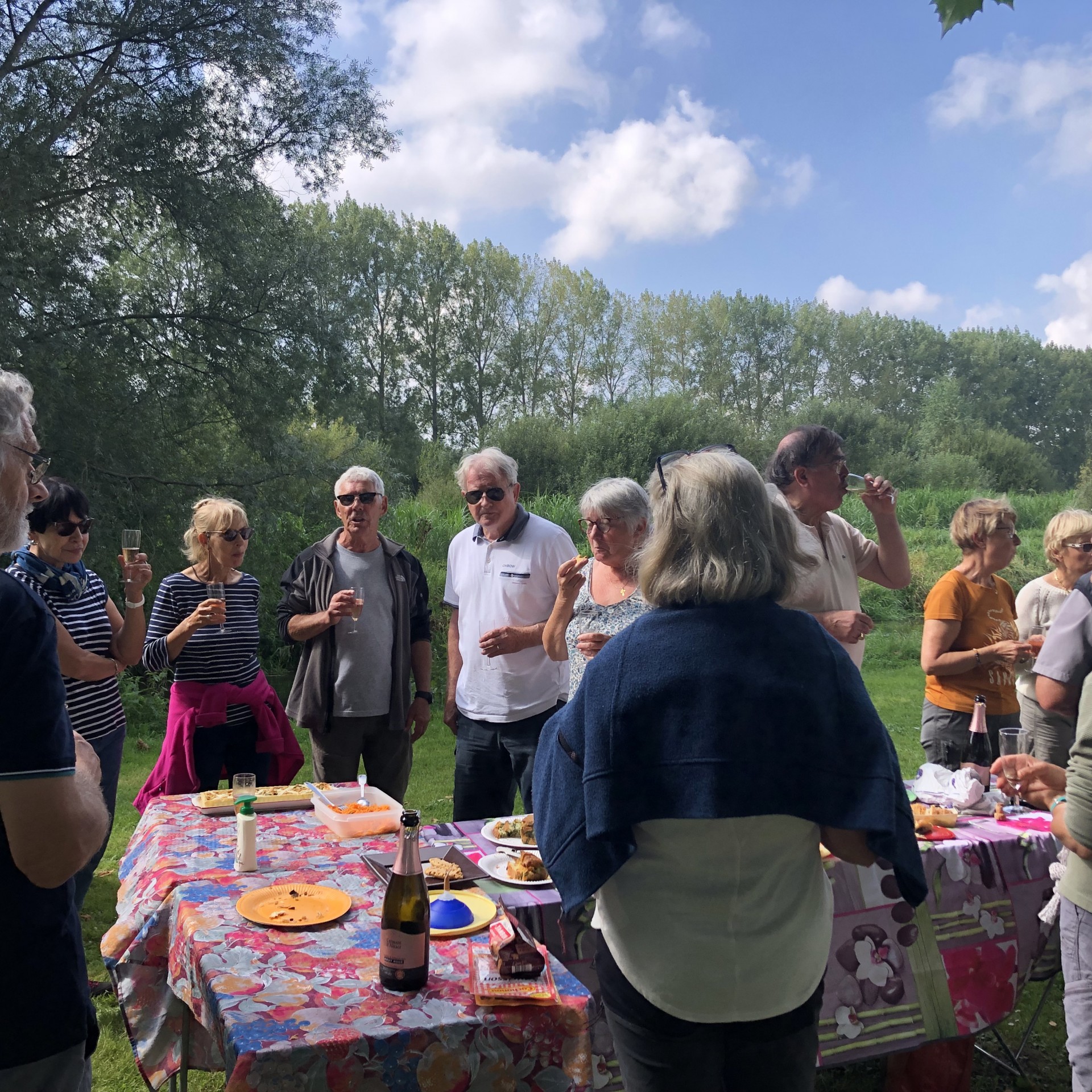 Plein de bonnes choses à manger pour accompagner le crémant