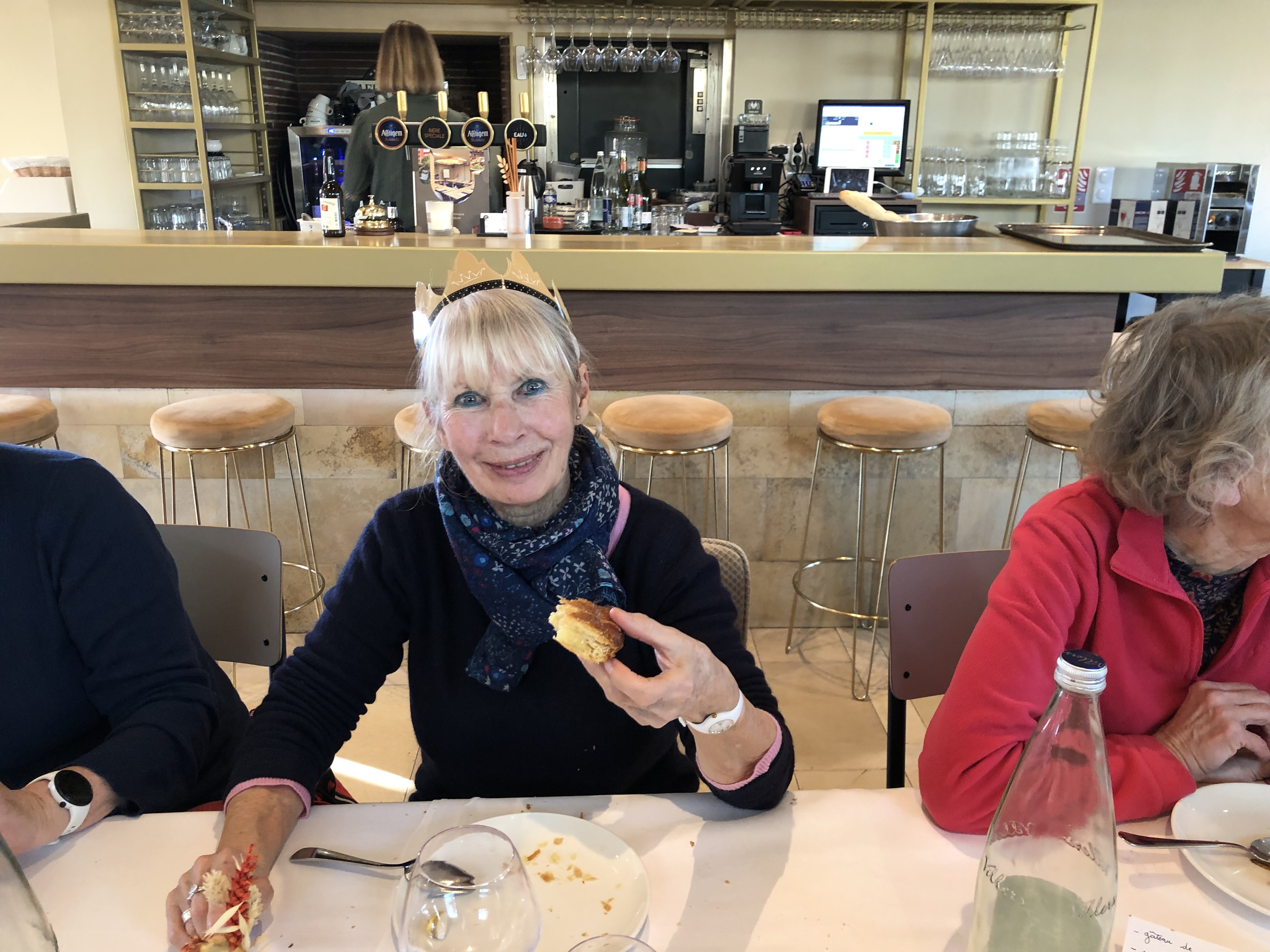 ... et, à chaque table, une reine ...