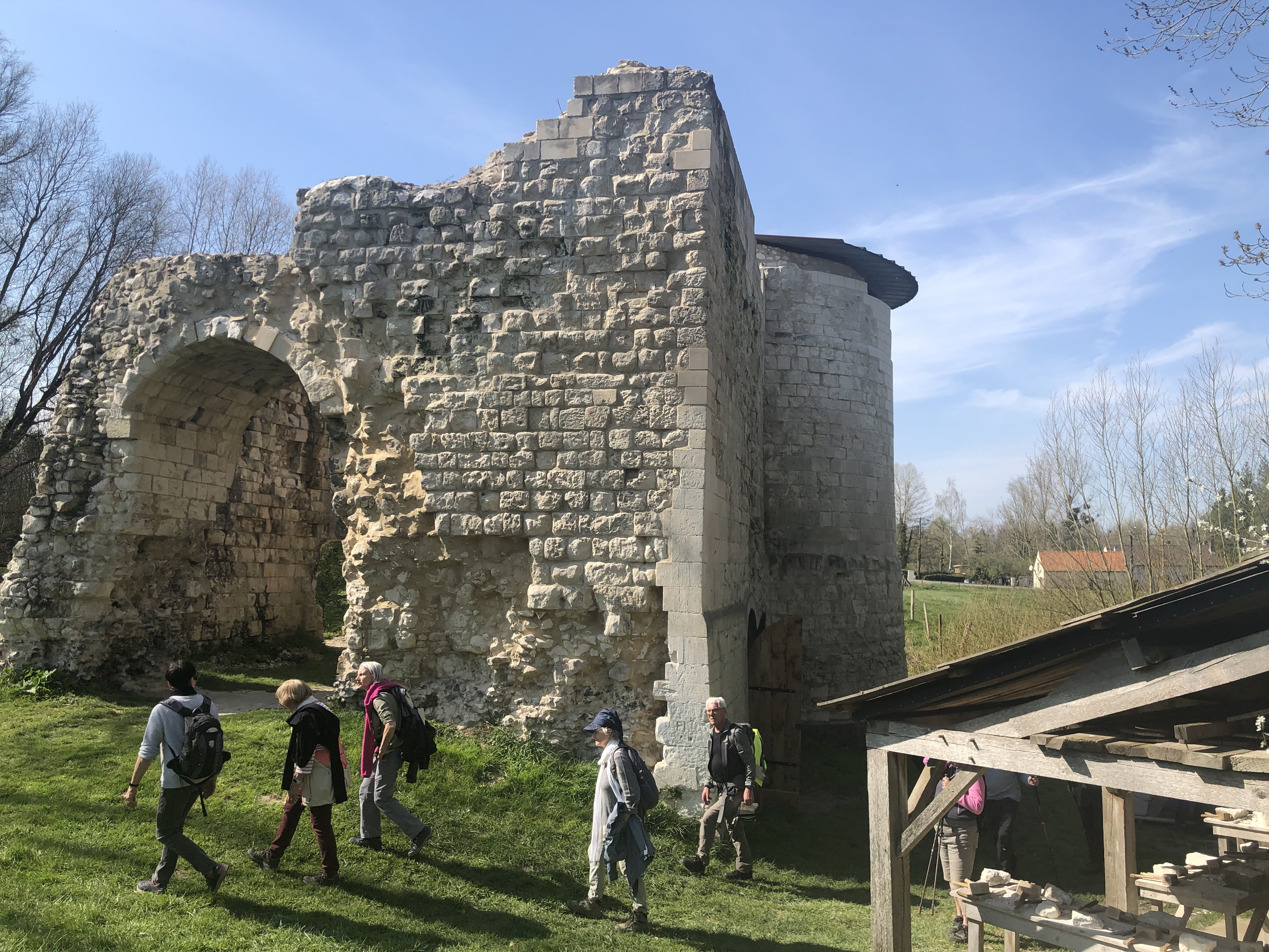 ....à un autre château médiéval, celui d' Eaucourt sur Somme.