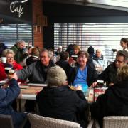 Un bon moment sur la terrasse du Marégraphe.