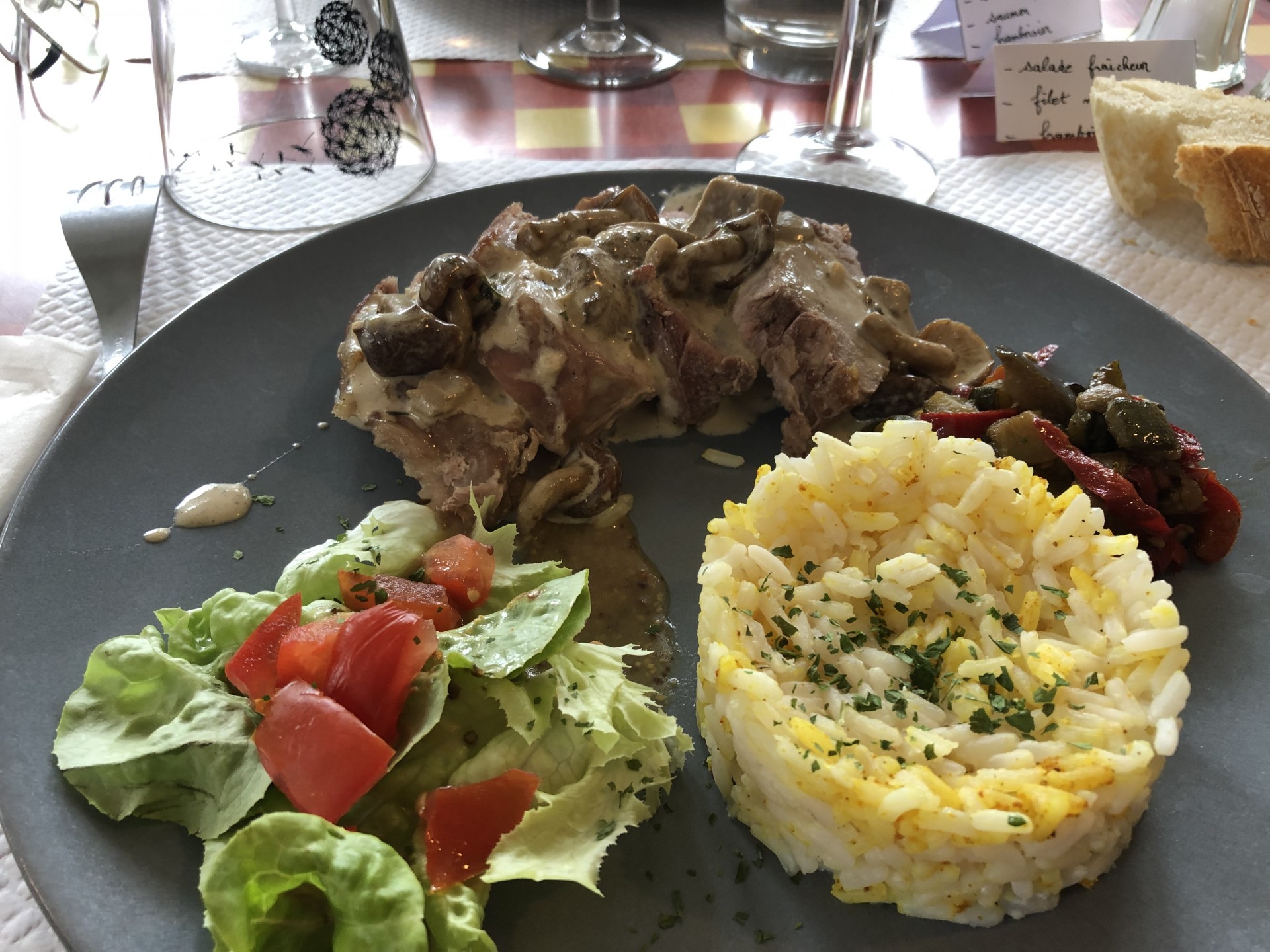 et servi avec beaucoup de gentillesse !