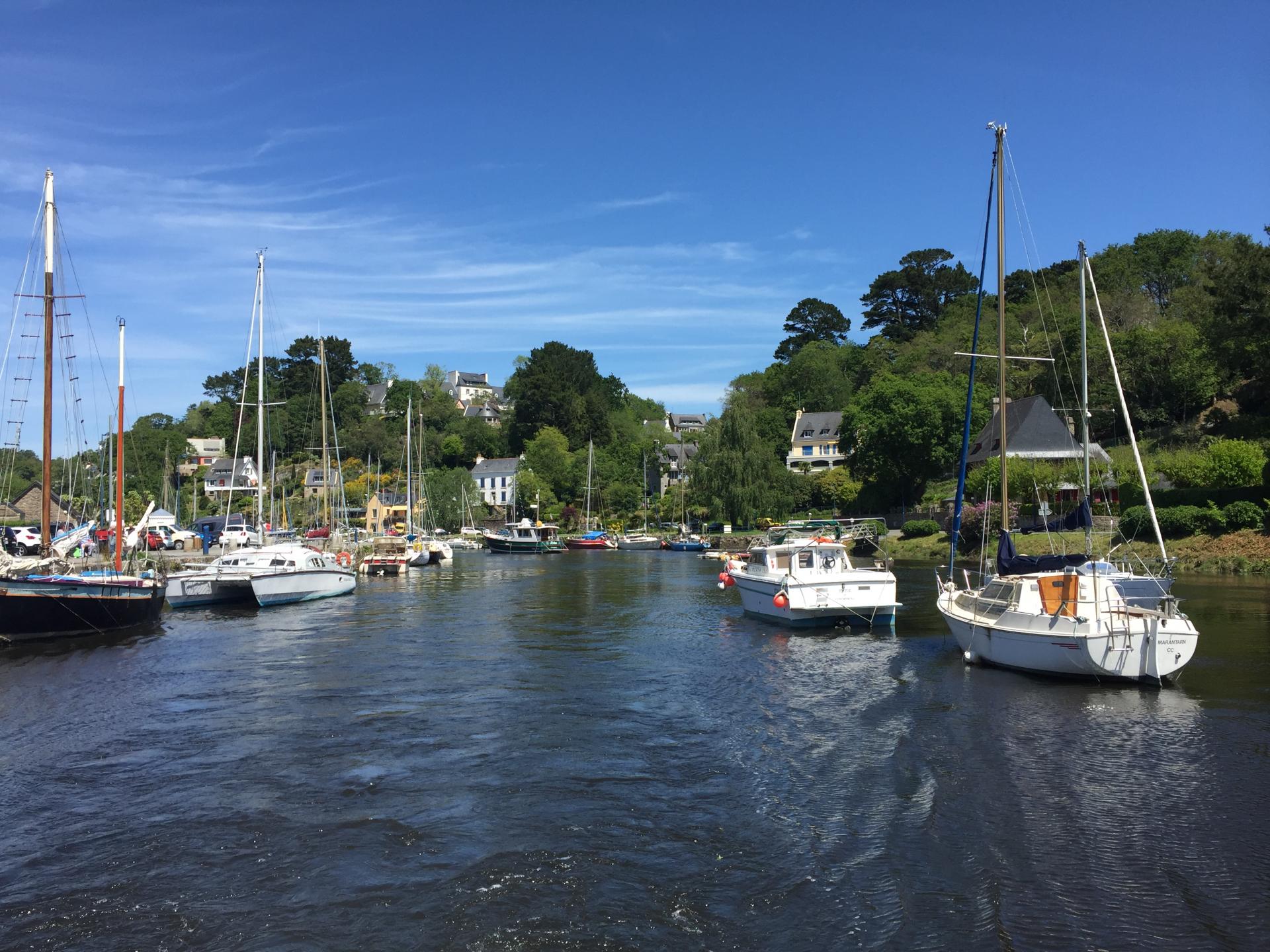 Nous quittons le port de Pont Aven