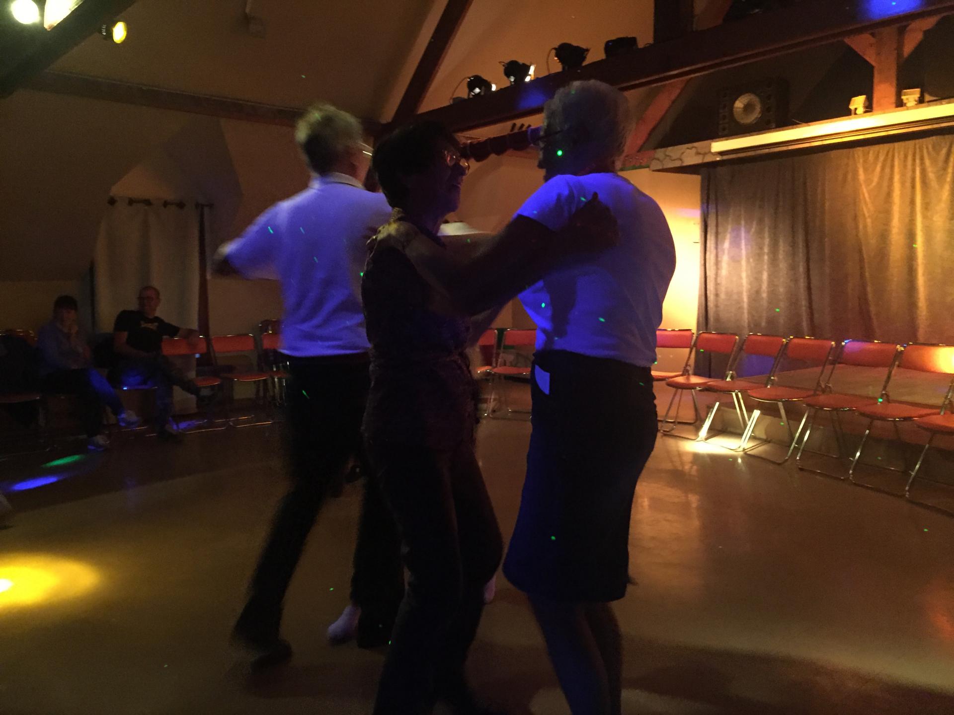 Valse avec Thérèse et Réjanne
