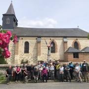 Départ  de la randonnée du matin à Saint Pierre-es-Champs devant sa belle église !