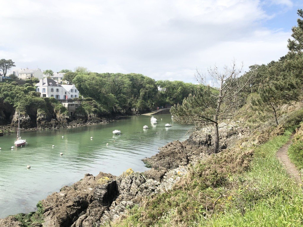 un peu séchés , nous repartons l'après midi pour aller au petit port de Brigneau
