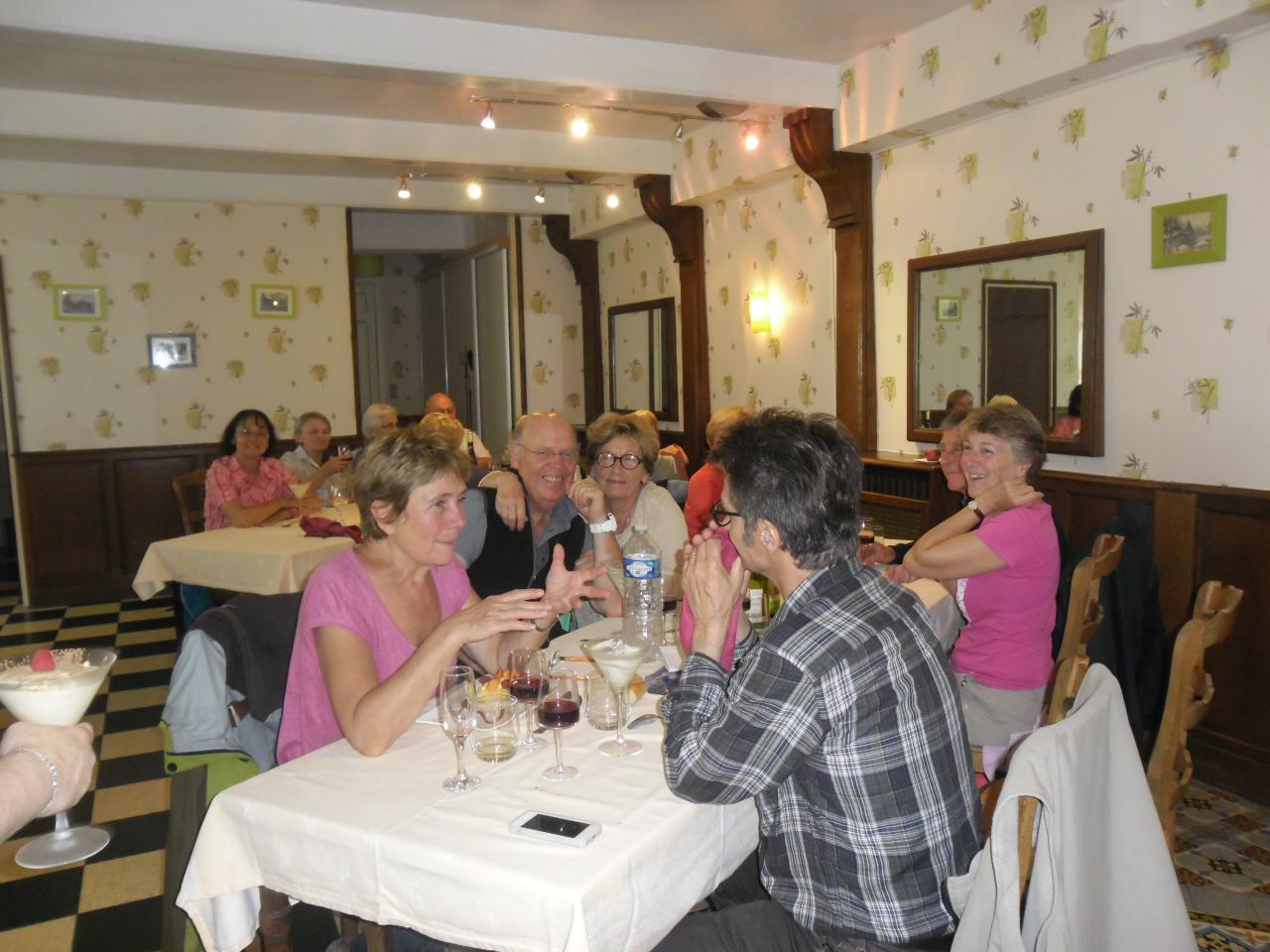 Heureusement un bon repas nous attendait au Grand Sapin