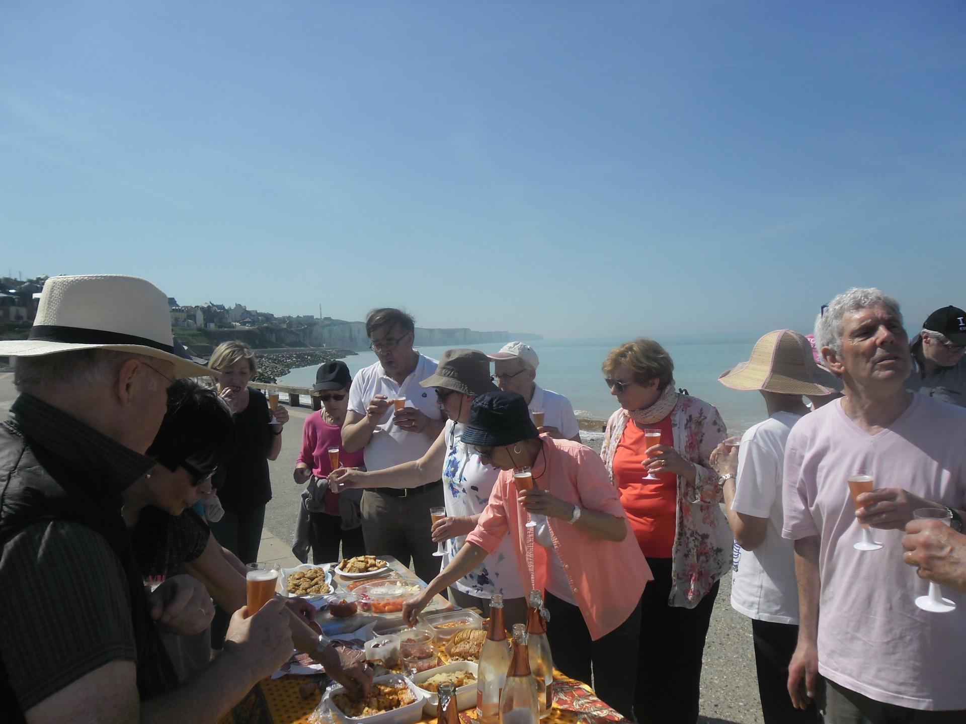 Le buffet d'apéritif est, comme toujours, très appétissant !