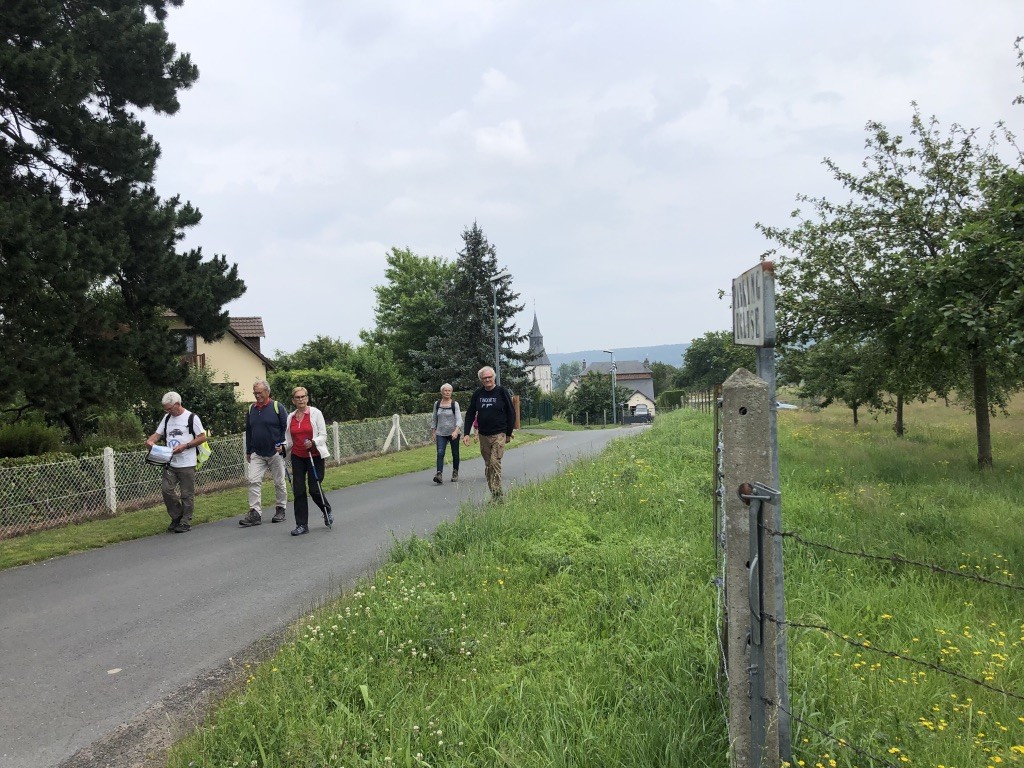 Après midi nous traversons Mesnil sous Jumièges......