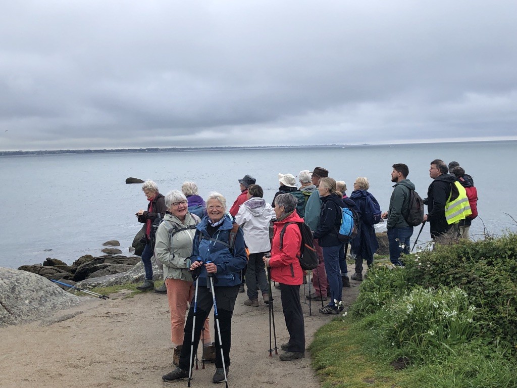 ...et admirer les points de vue sur la baie de la Forêt !