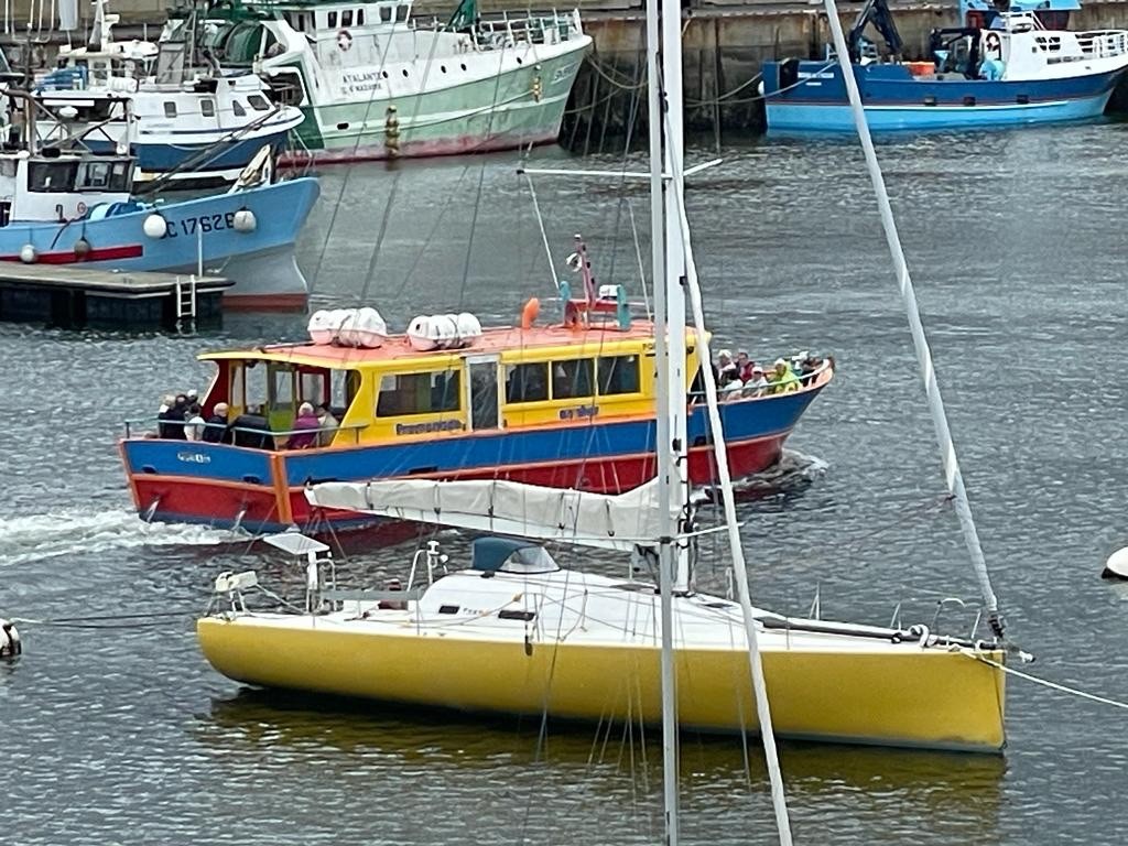 Un bateau nous attendait ensuite pour une croisière commentée de la baie