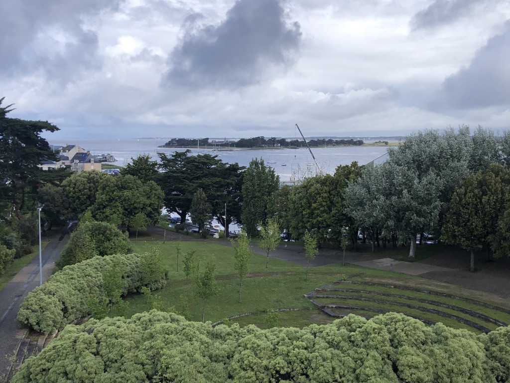 ....pour monter sur le Mont Esprit, superbe vue sur la pointe de Pen Bron...